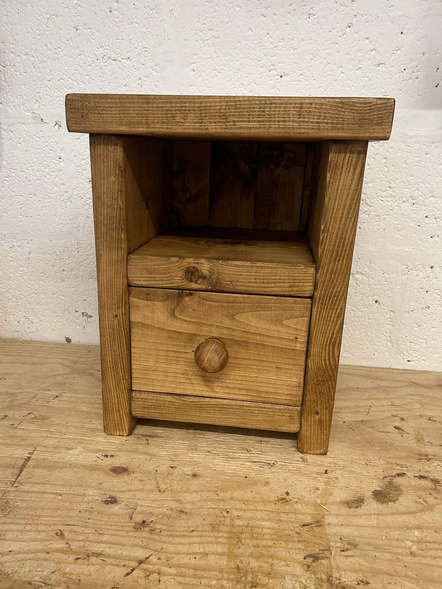 Hand crafted rustic reclaimed wooden bedside cabinet/cabinet / unit/ draw unit / nightstand / lamp table/