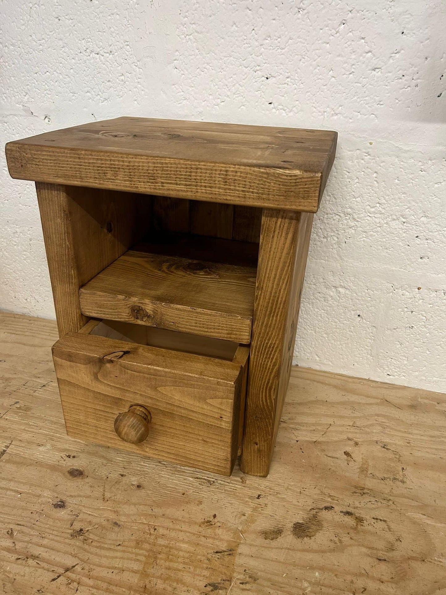 Hand crafted rustic reclaimed wooden bedside cabinet/cabinet / unit/ draw unit / nightstand / lamp table/