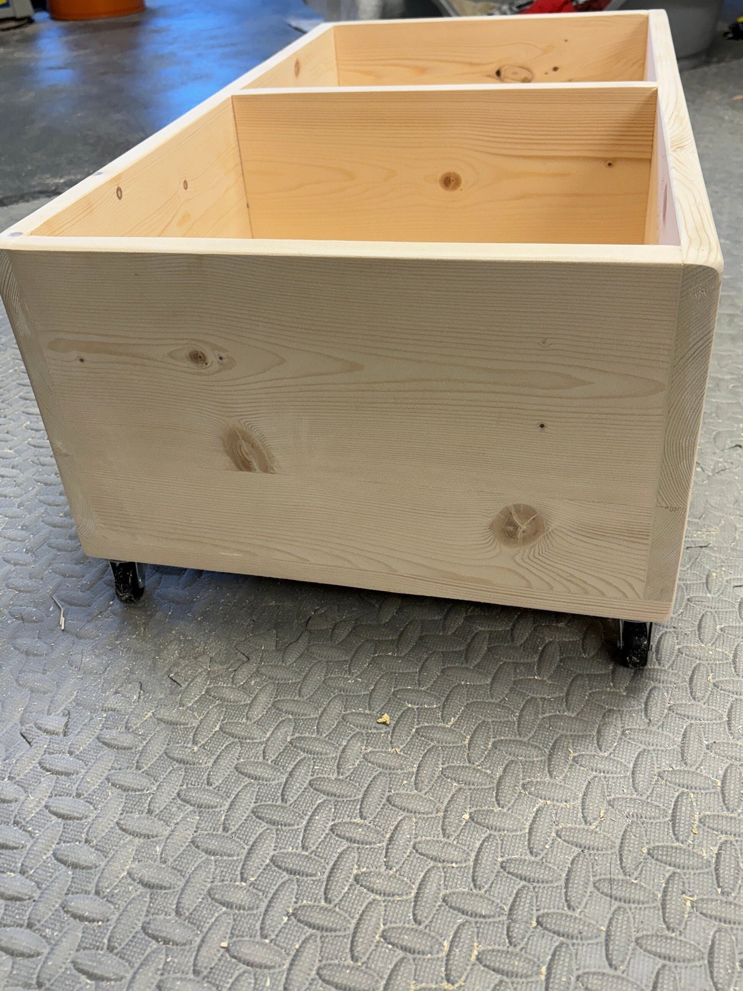 Under bed / under sofa storage solution