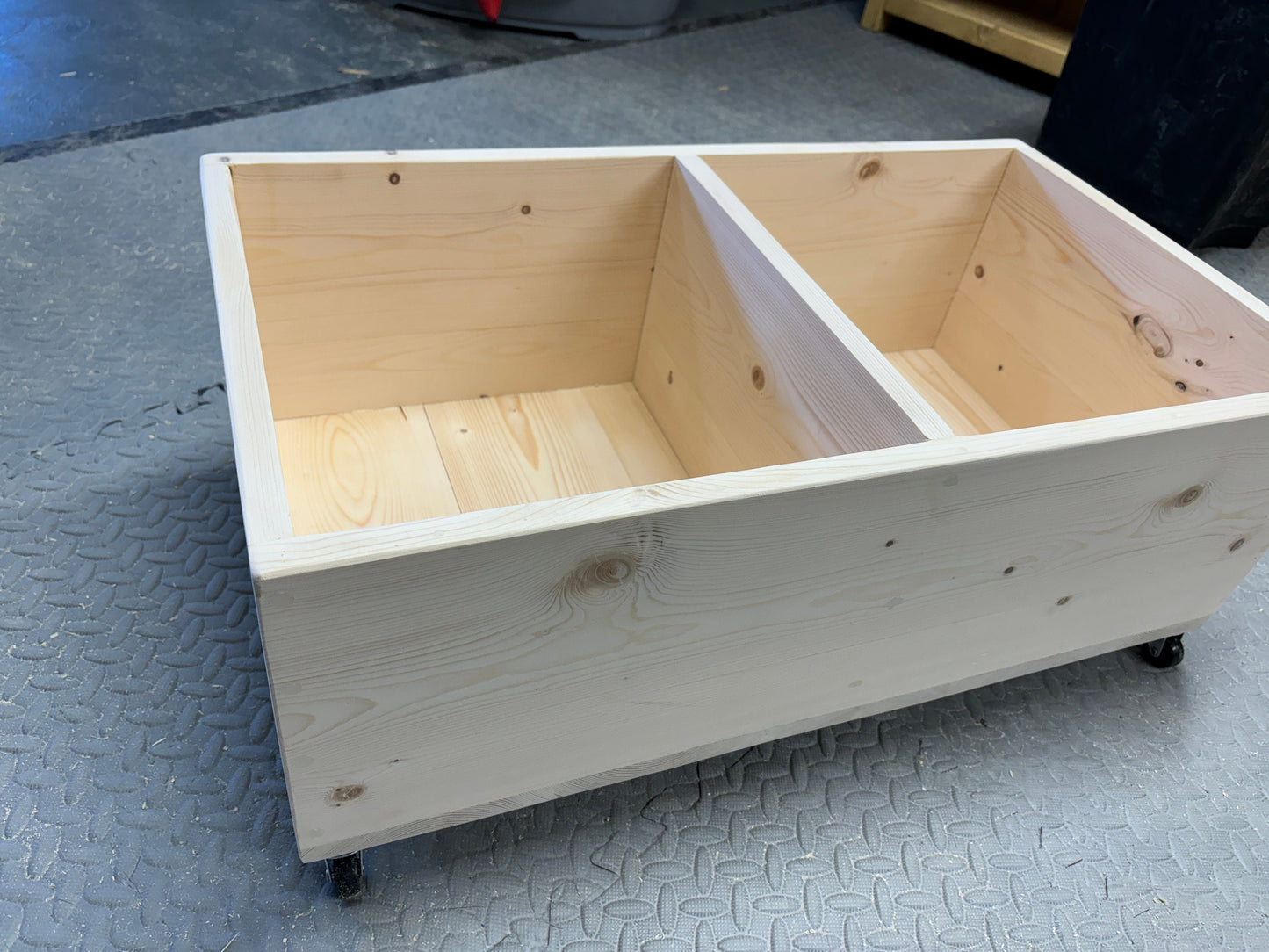 Under bed / under sofa storage solution