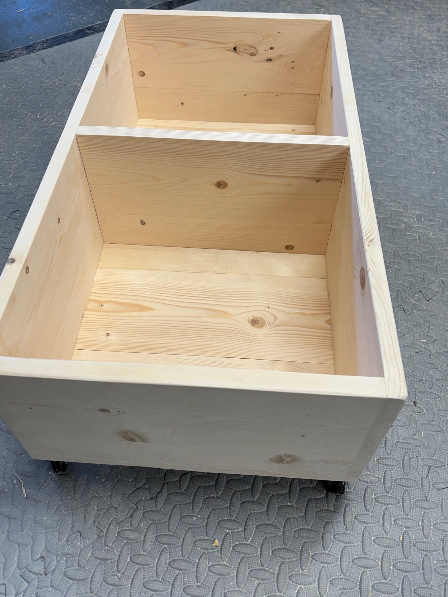 Under bed / under sofa storage solution