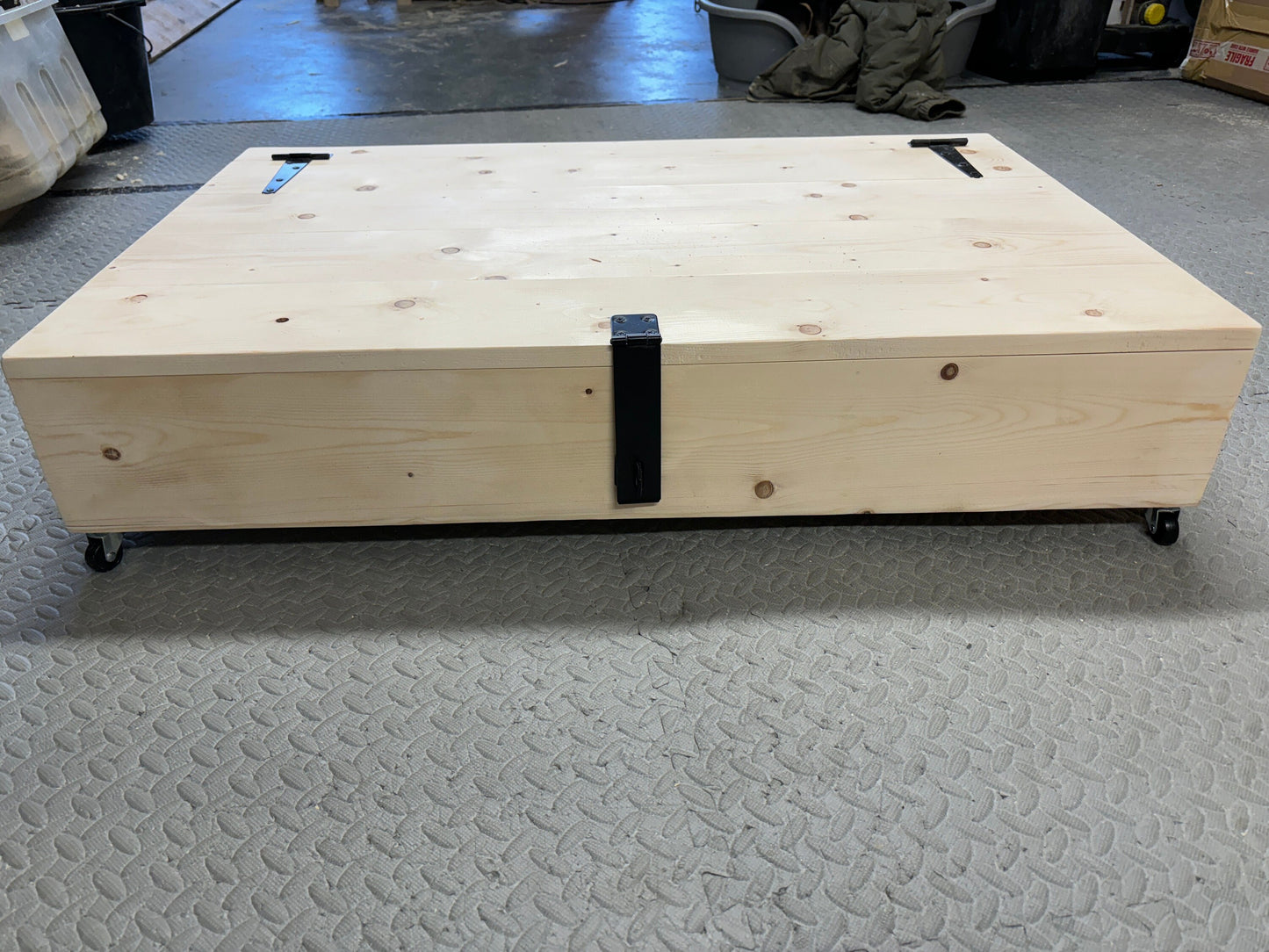 Pine Underbed storage with lid