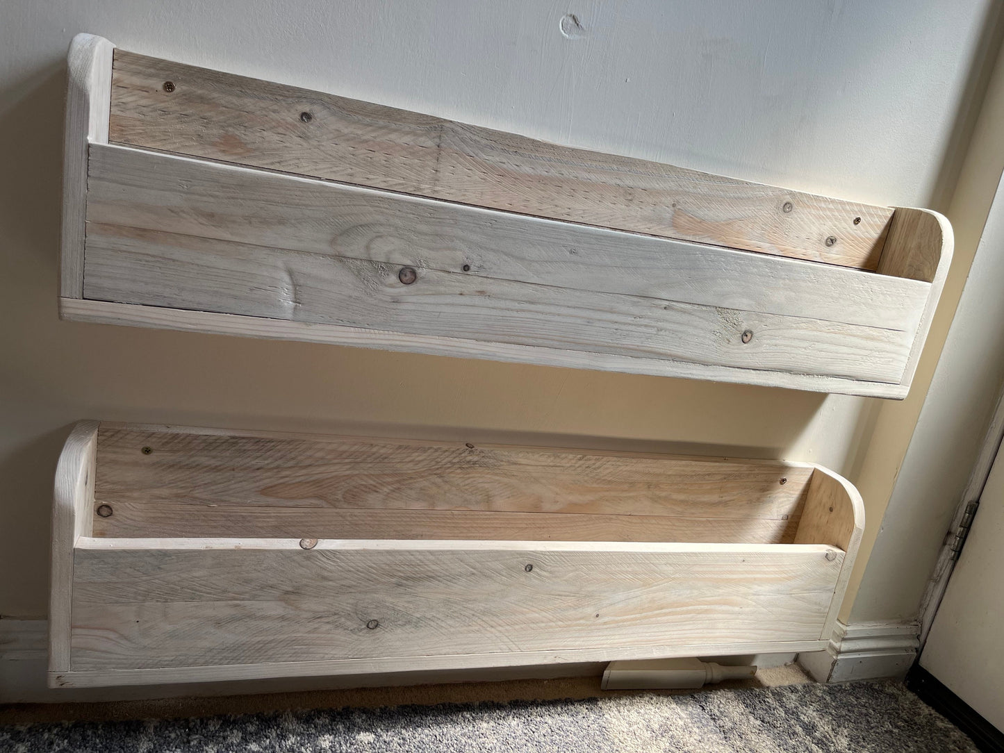 Wall mounted shoe tidy - Pair